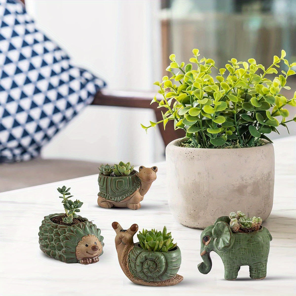 Small Succulent Pots with Drainage, Indoor/ Outdoor Ceramic Animal Planter, Cute Cactus/ Bonsai Small Flower Pots for Home Decor and Office Desk Decoration, A Set of 4pcs is Suitable as A Gift