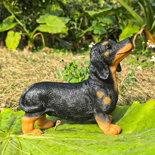 Sausage dog ornament, made of resin material, suitable for garden outdoor courtyard decoration