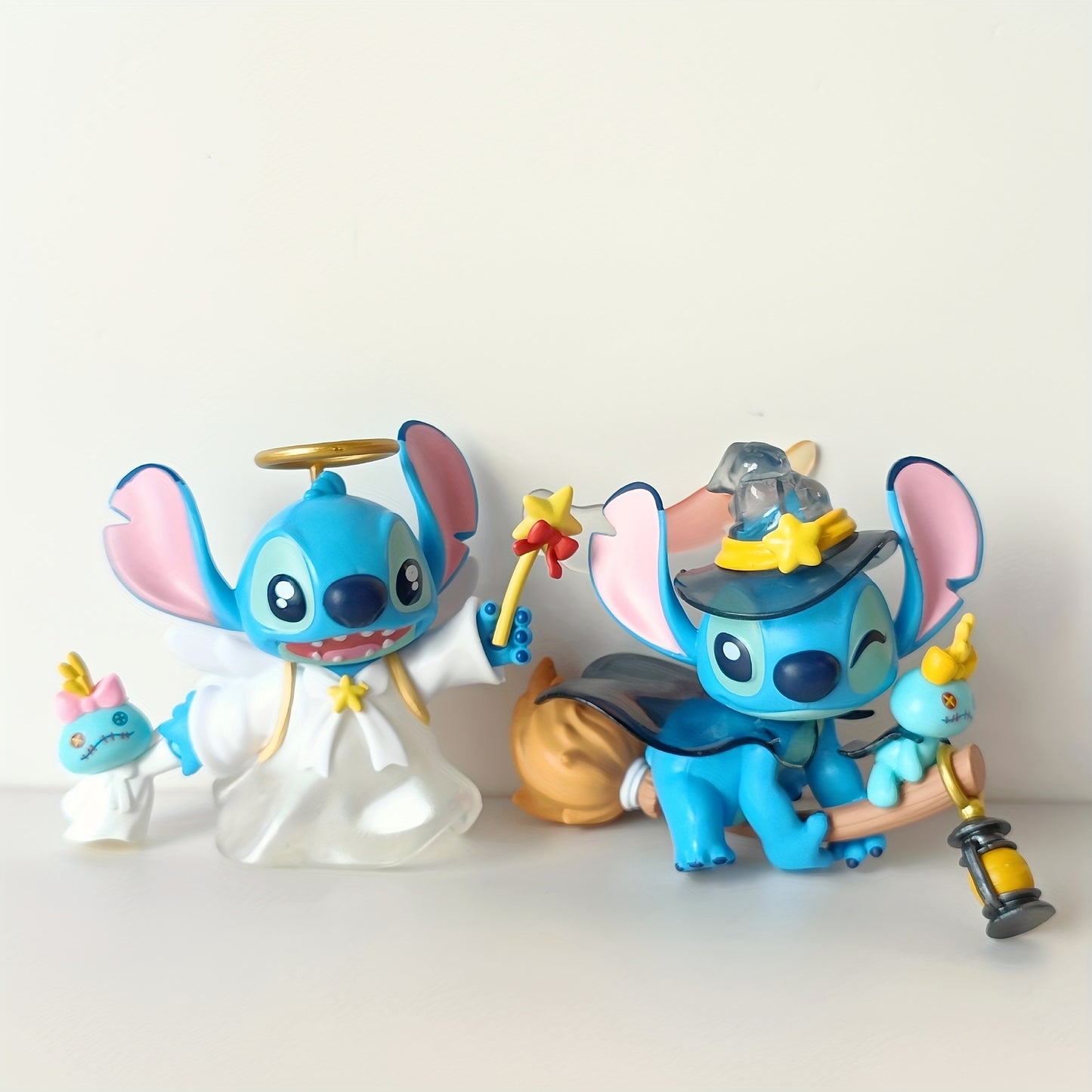 6 Quirky Stitch Diary Series Hand-Held Figurines, Disney Car Desktop Ornaments.