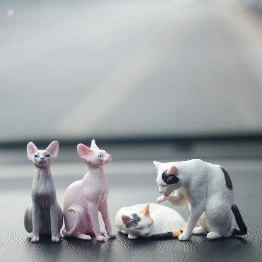 Healing Cat Figurine 1:12 Scale Sphinx Cat Desk Bedside Decoration for Cat Lovers Valentine's Day Gift PVC Material Anti-Fall Dollhouse Miniature Model Cat Cafe Theme Decor