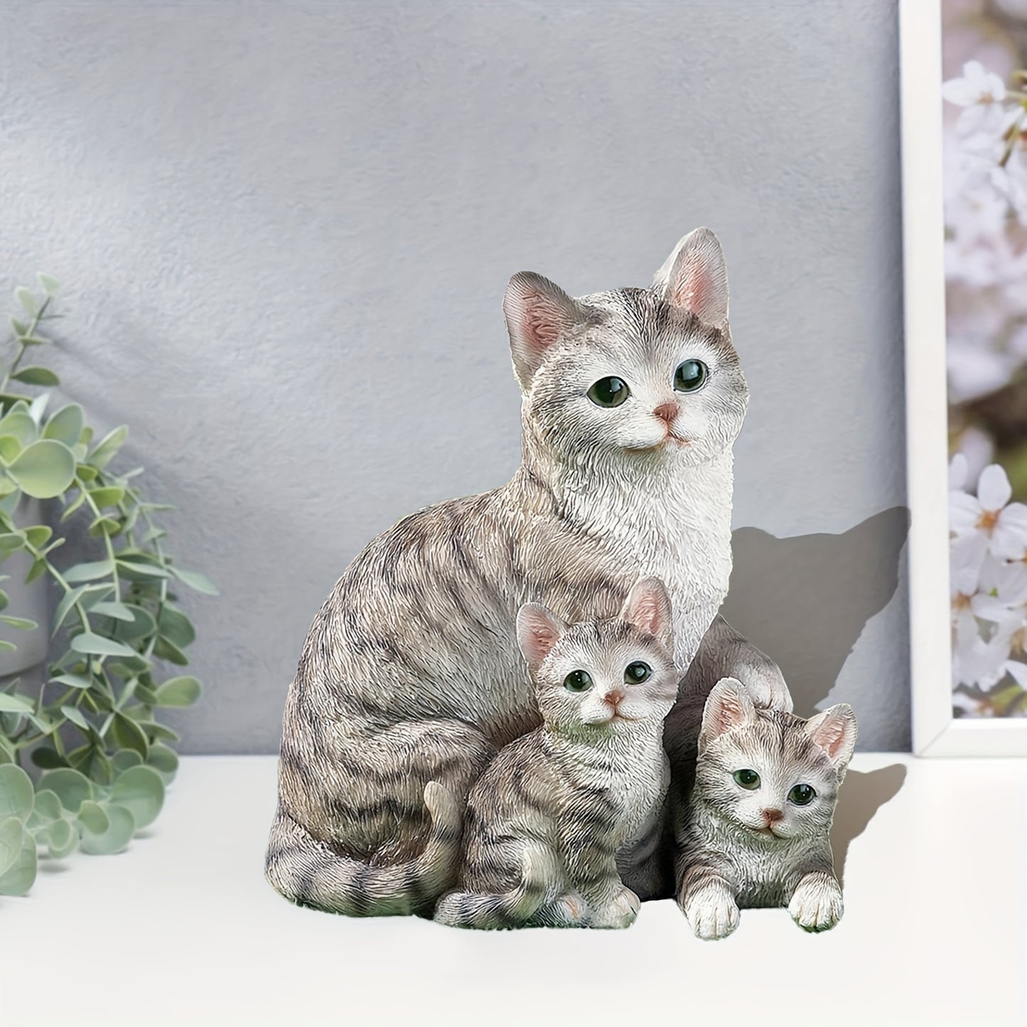 1pc, Resin Cat Garden Statue, Grey & White Mama Cat with Kittens, Decorative Outdoor Sculpture for Yard, Patio, Lawn, Mother's Day Gift, Artistic Animal Figurines, Waterproof & Sunproof, No Power Needed