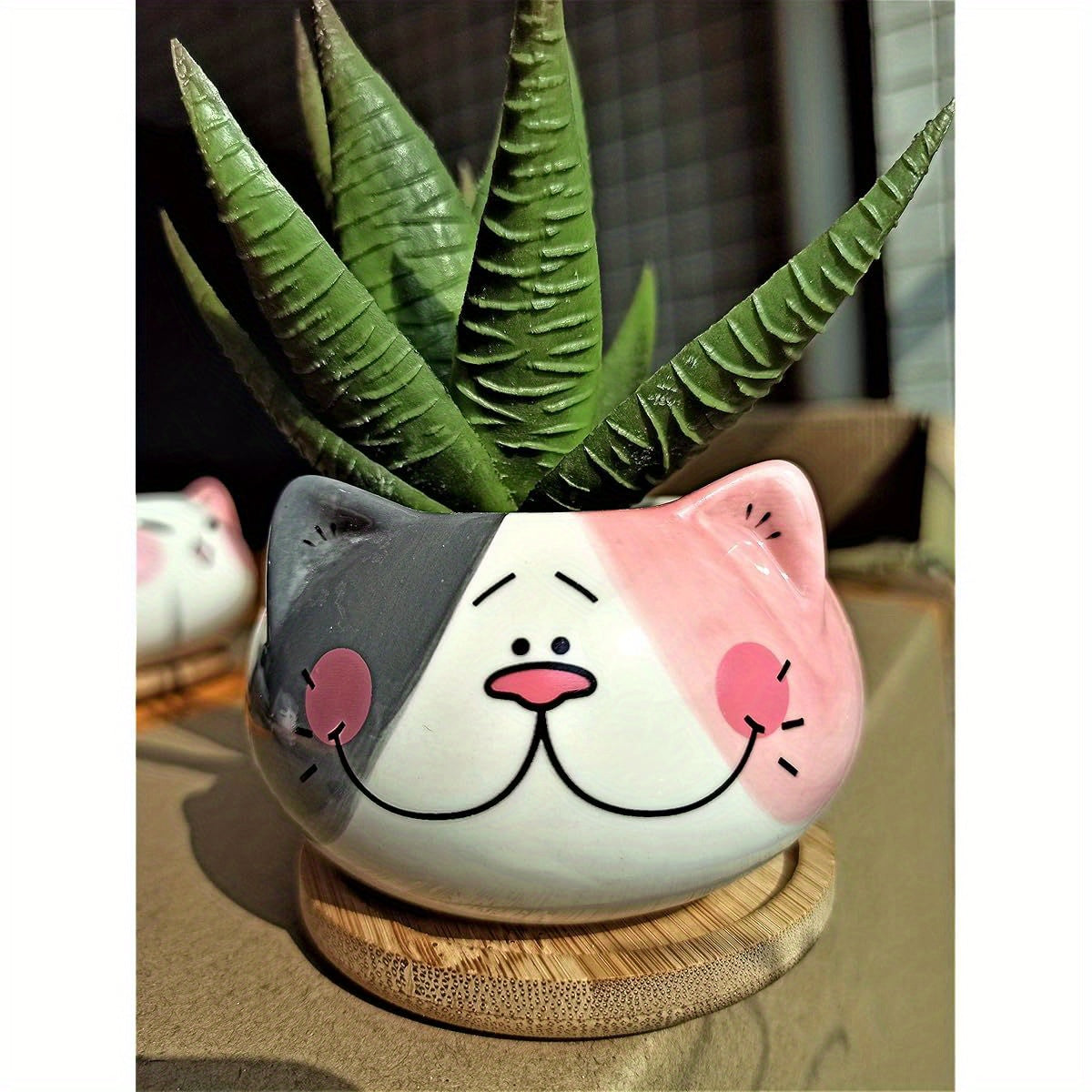 Cuteforyou 3.5 Inch Cat-Shaped Ceramic Succulent Planter with Bamboo Tray - Cute Cartoon Animal Design, Pink & Gray Checkered Pattern, Lightweight Indoor/Outdoor Decor for Succulents & Cacti (Plant Not Included)