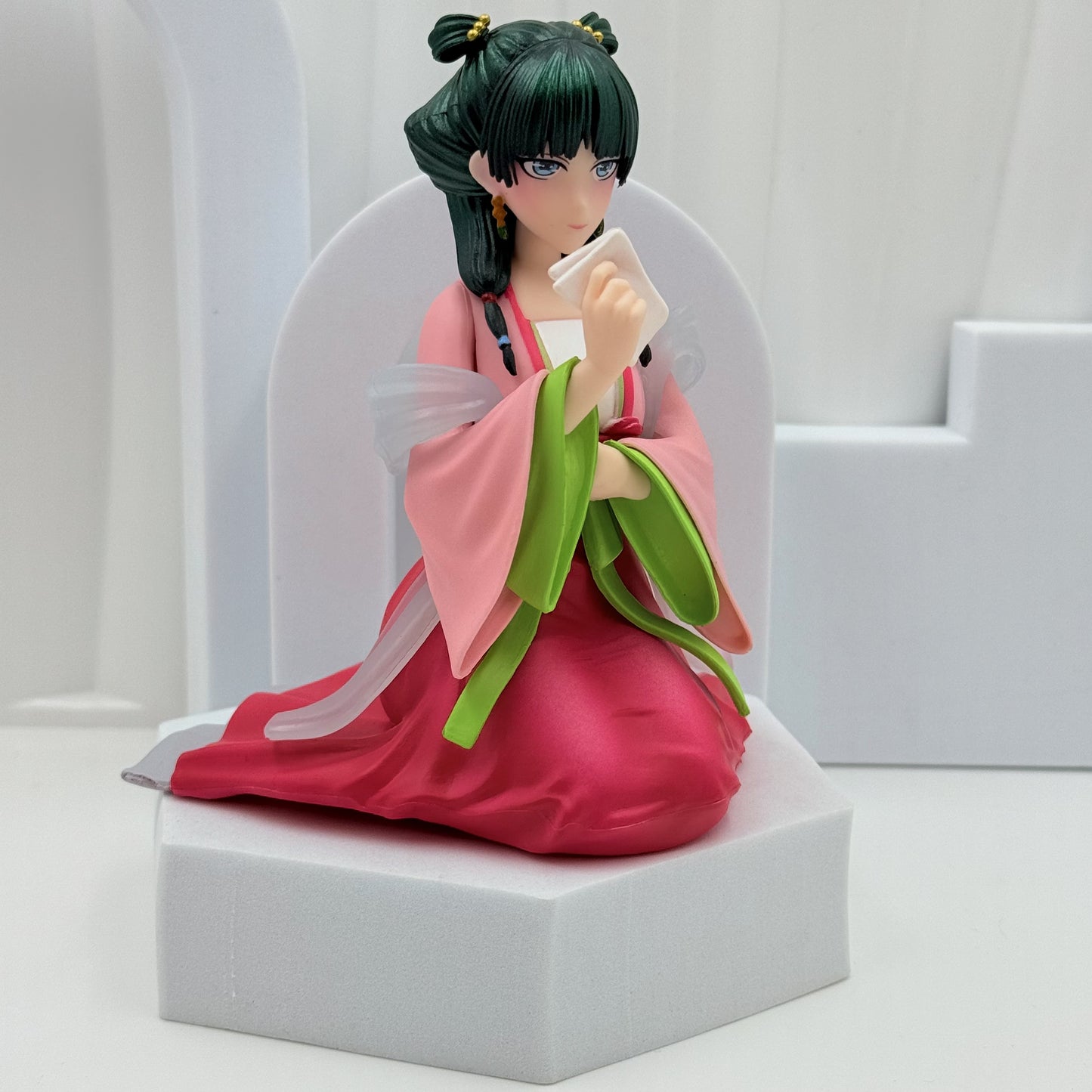 Kneeling Chinese Style Anime Girl Figure - Manga Character Collectible with Traditional Attire & Pink Hair, Detailed Sculpture for Desktop/Car Decor, High-Quality Collectible Gift for Anime Fans, Anime Figurine, Desktop Ornament, Traditional Attire Depic